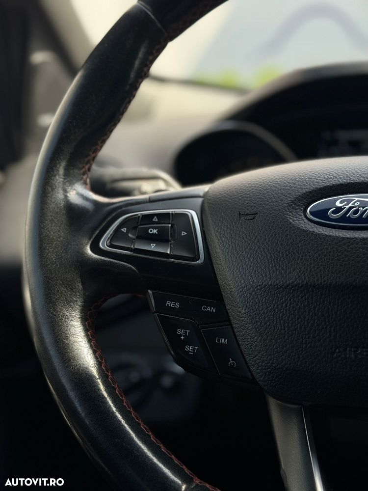 Ford Kuga 2.0 TDCi 4WD Powershift ST-Line - 30