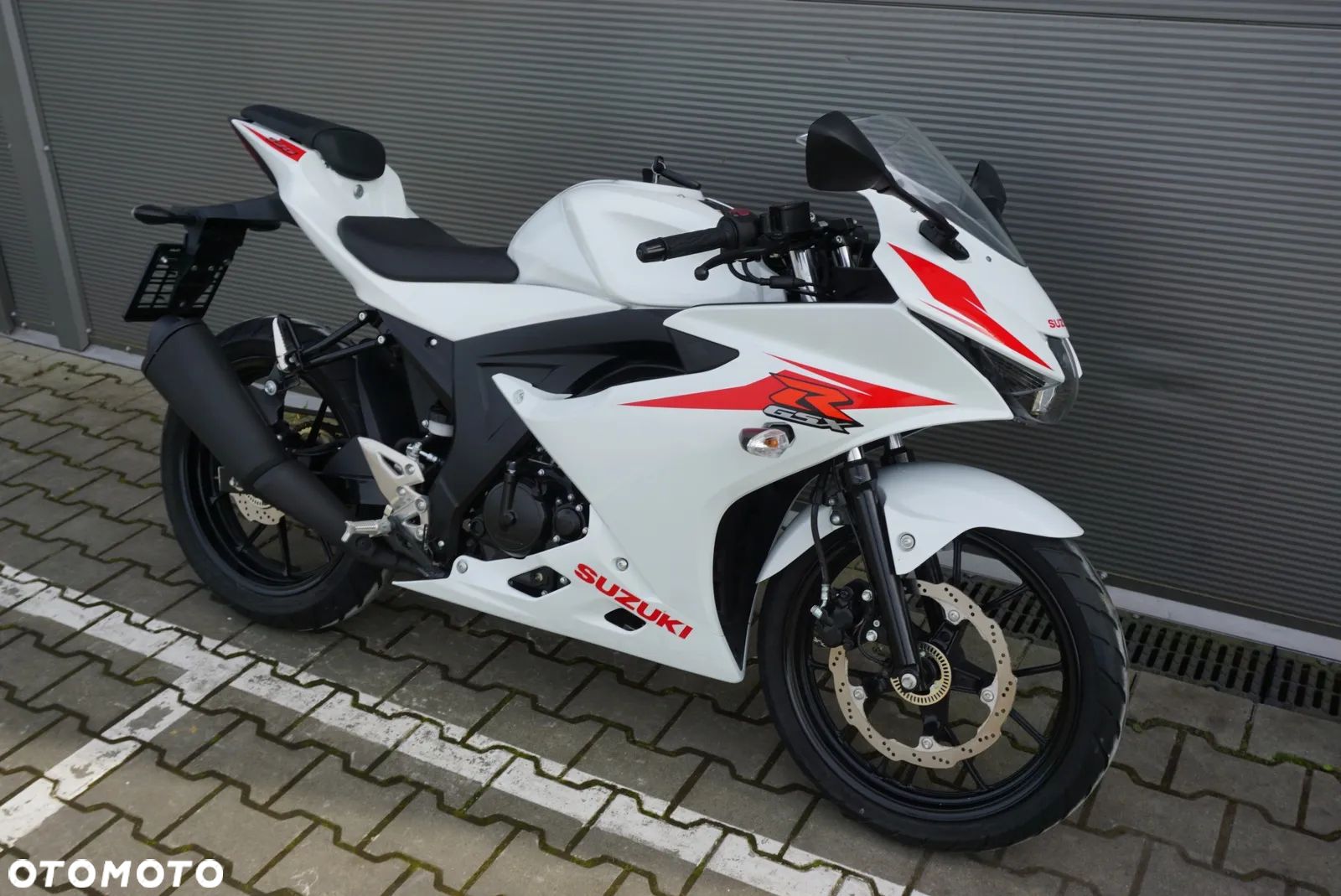 Suzuki GSX-R - 1