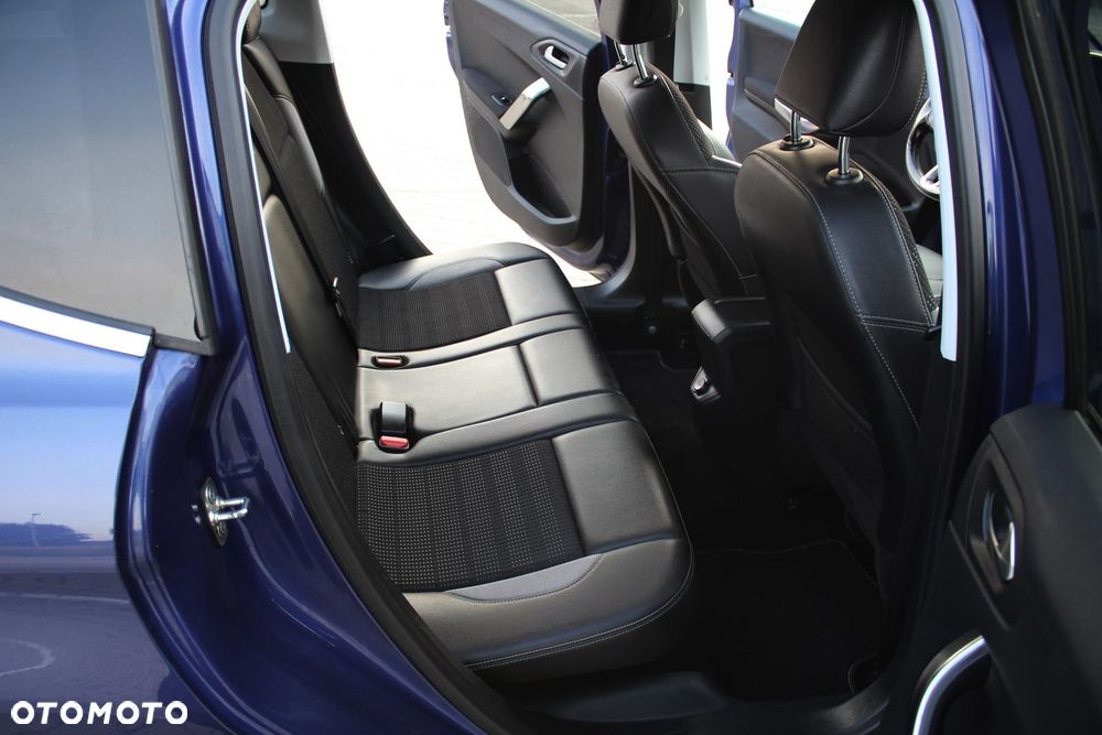 Peugeot 2008 1.6 e-HDi Allure S&S - 14
