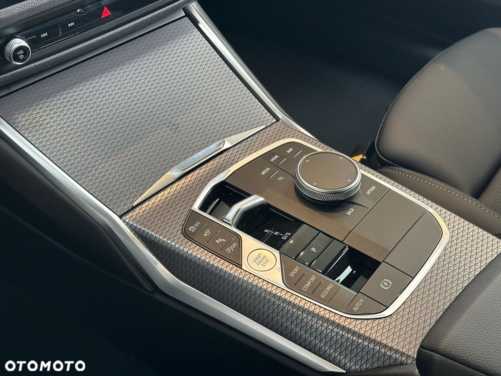 BMW Seria 3 320i - 8
