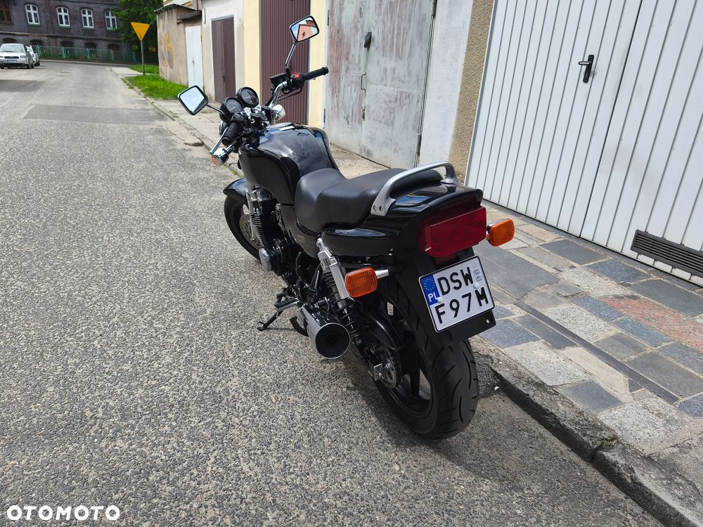 Honda CB - 12