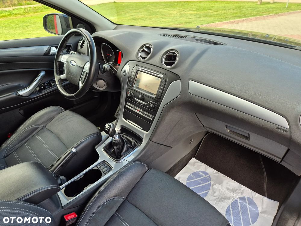 Ford Mondeo 2.0 TDCi Champions Edition - 17