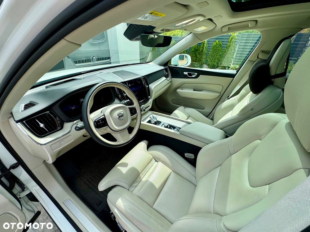Volvo XC 60 B5 B AWD Ultimate Bright - 15