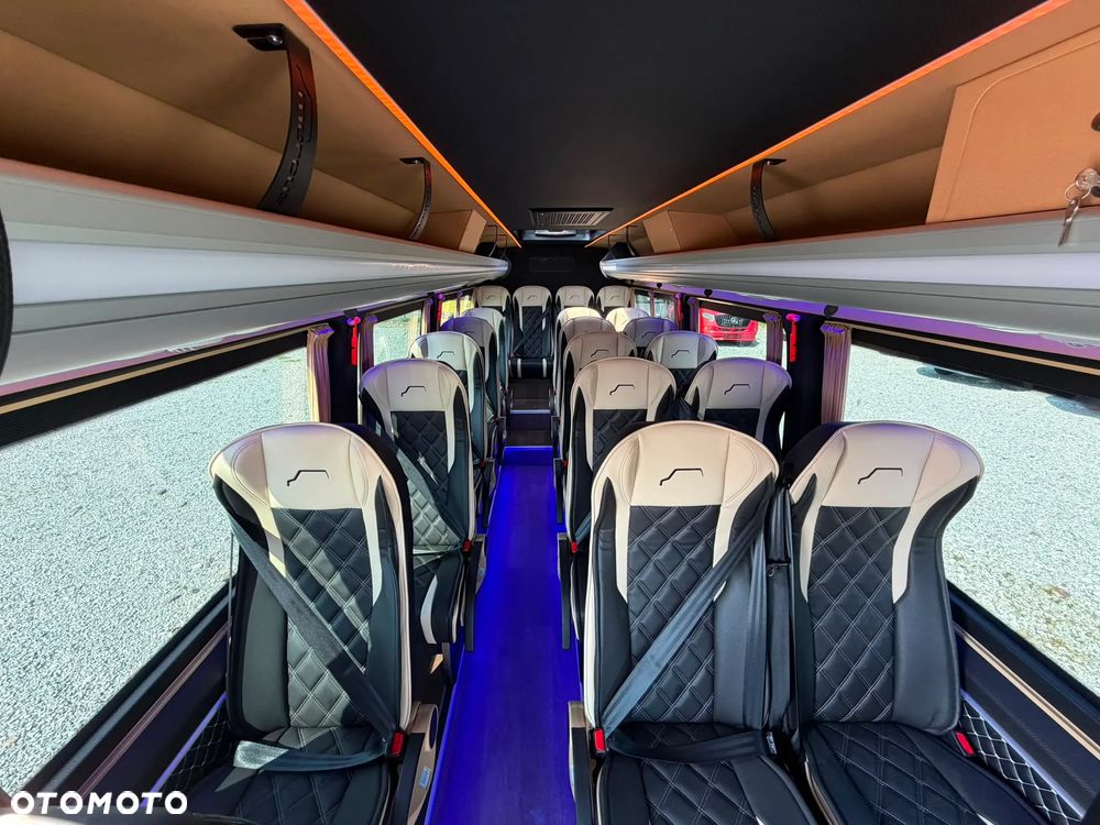 Mercedes-Benz Sprinter 519 - 20