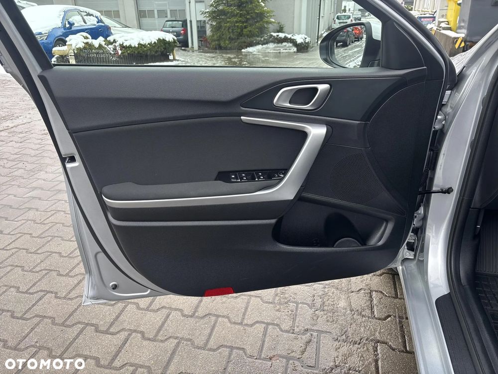 Kia Ceed 1.5 T-GDI M DCT - 10