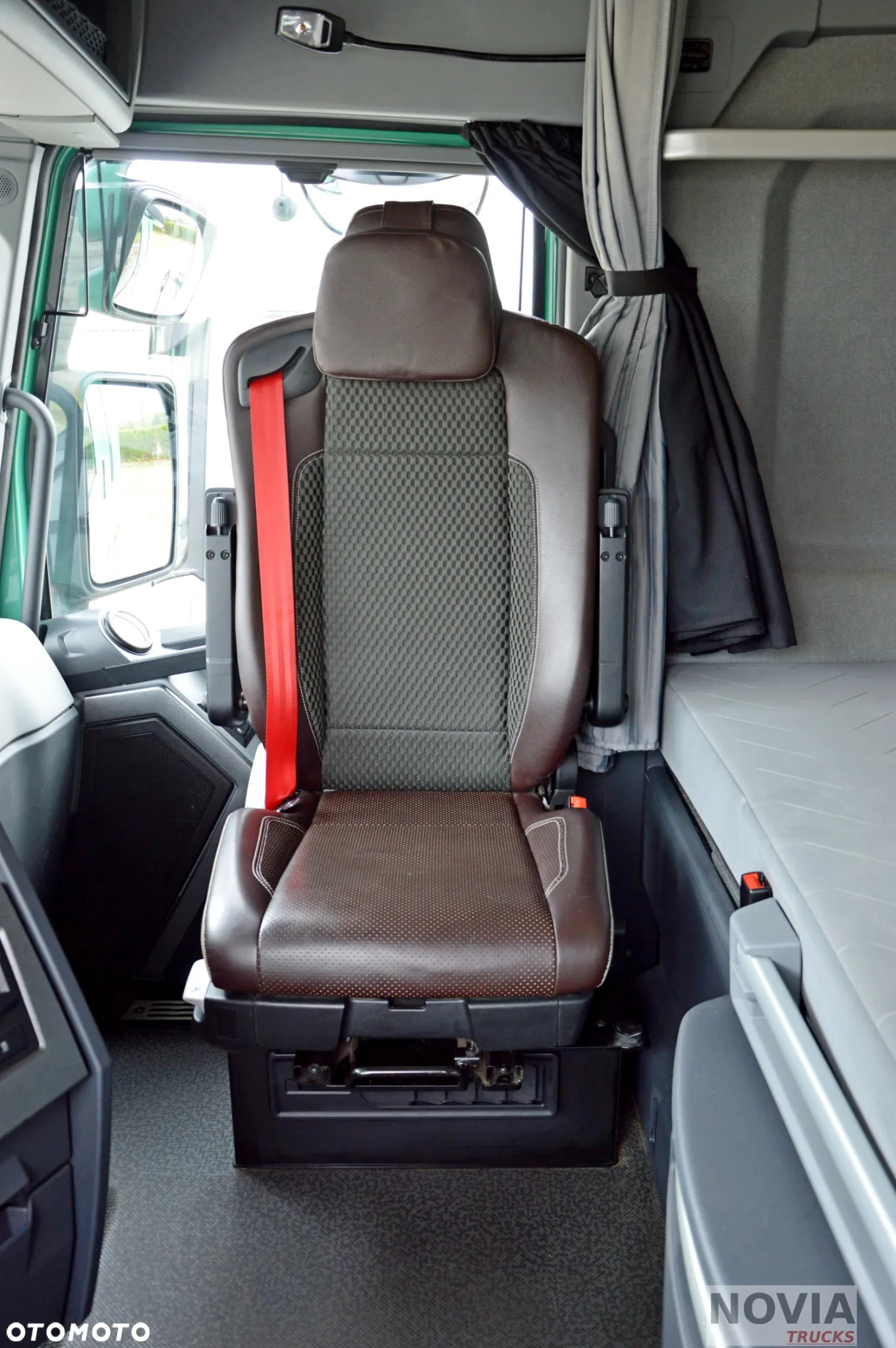 Renault T 520 | NAJBOGATSZA OPCJA | RETARDER VOITH | KLIMA POSTOJOWA | 2 ZBIORNIKI | 2 ŁÓŻKA | MIĘDZYOSIE - 26