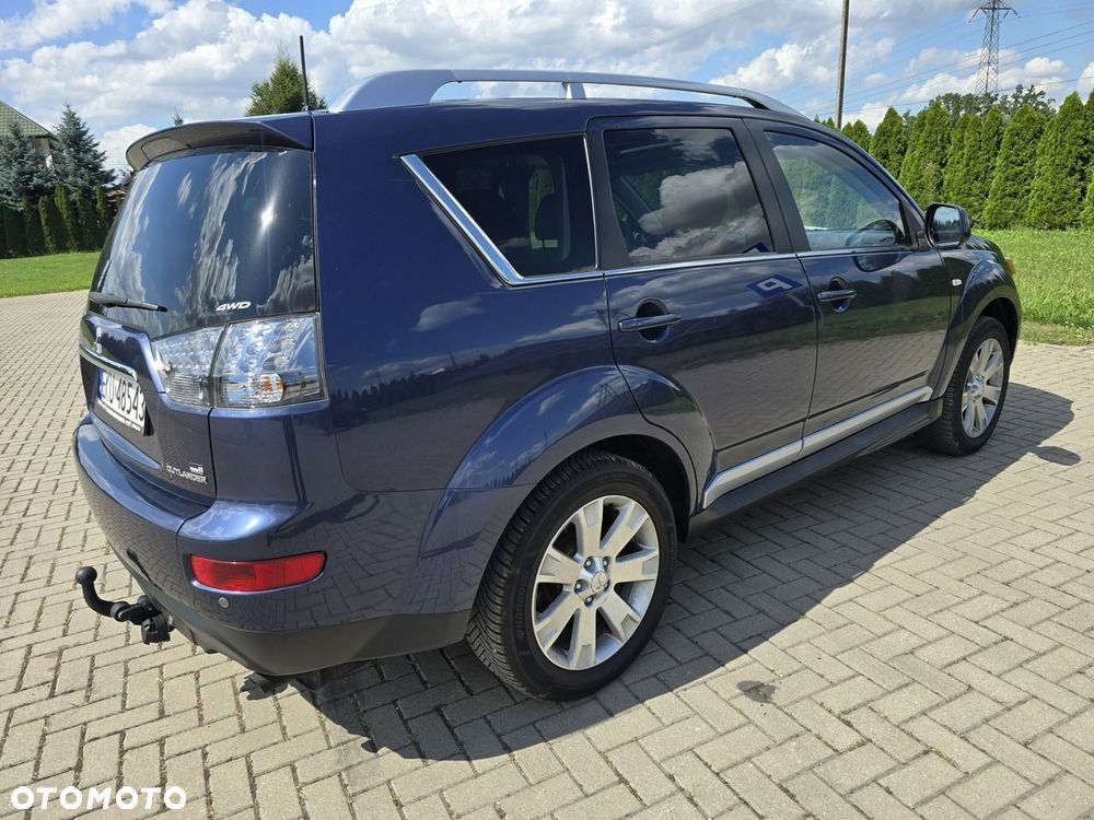 Mitsubishi Outlander - 8