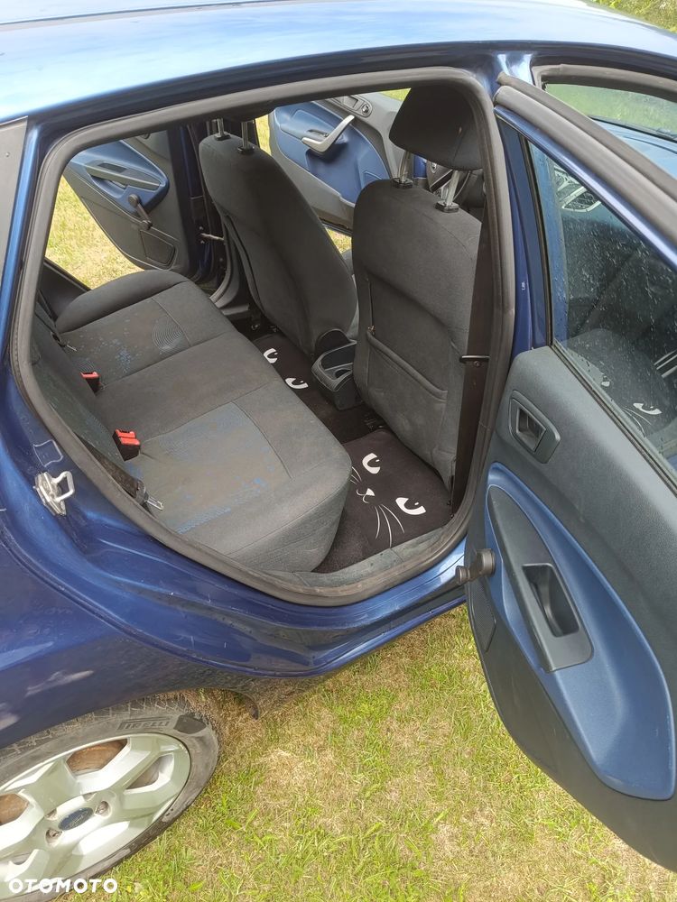 Ford Fiesta - 10