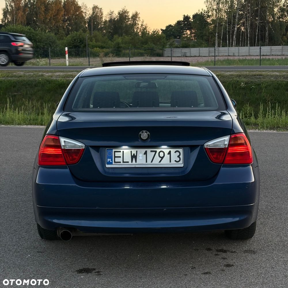 BMW Seria 3 320i - 5