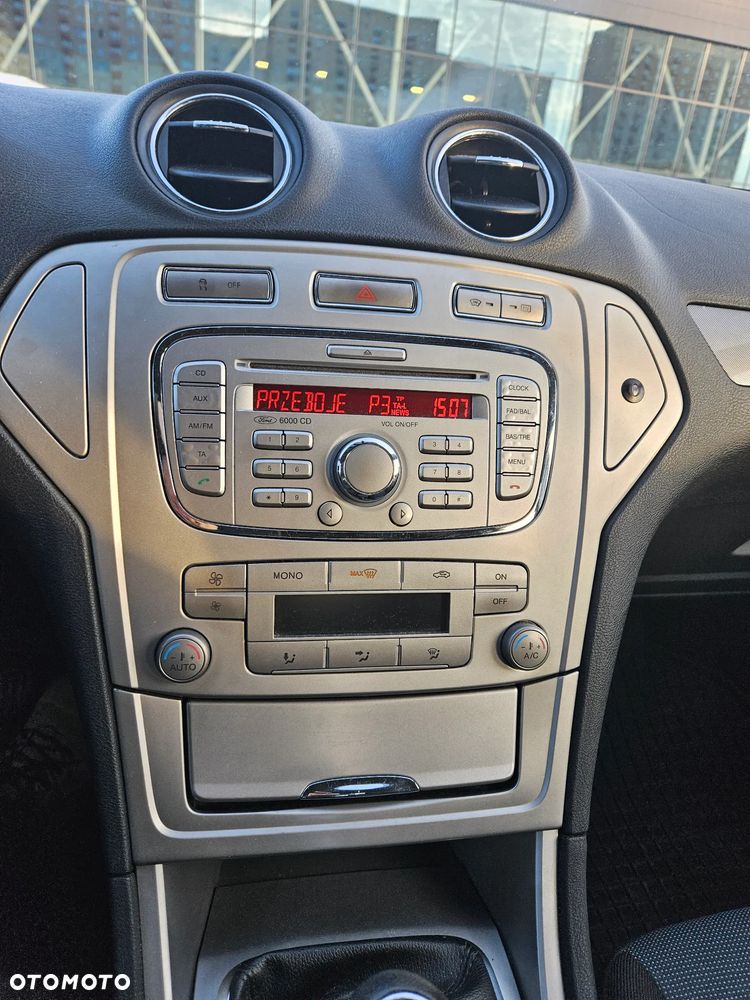 Ford Mondeo 1.8 TDCi Ambiente - 10