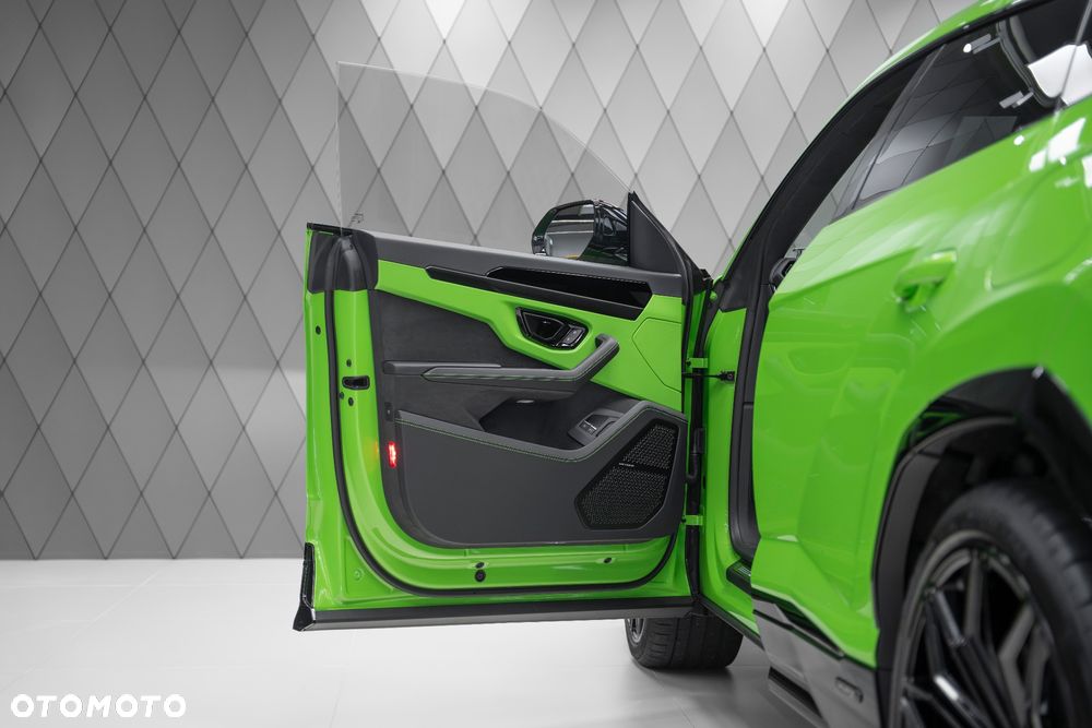 Lamborghini Urus - 13