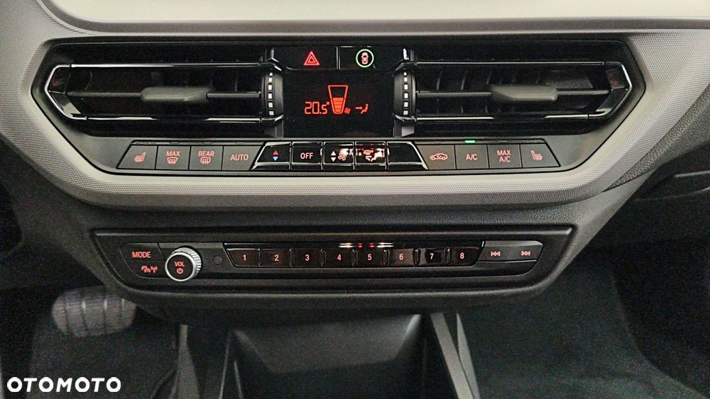 BMW Seria 1 118i Advantage - 26