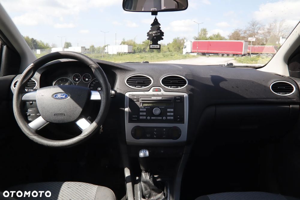 Ford Focus 1.6 Trend - 10