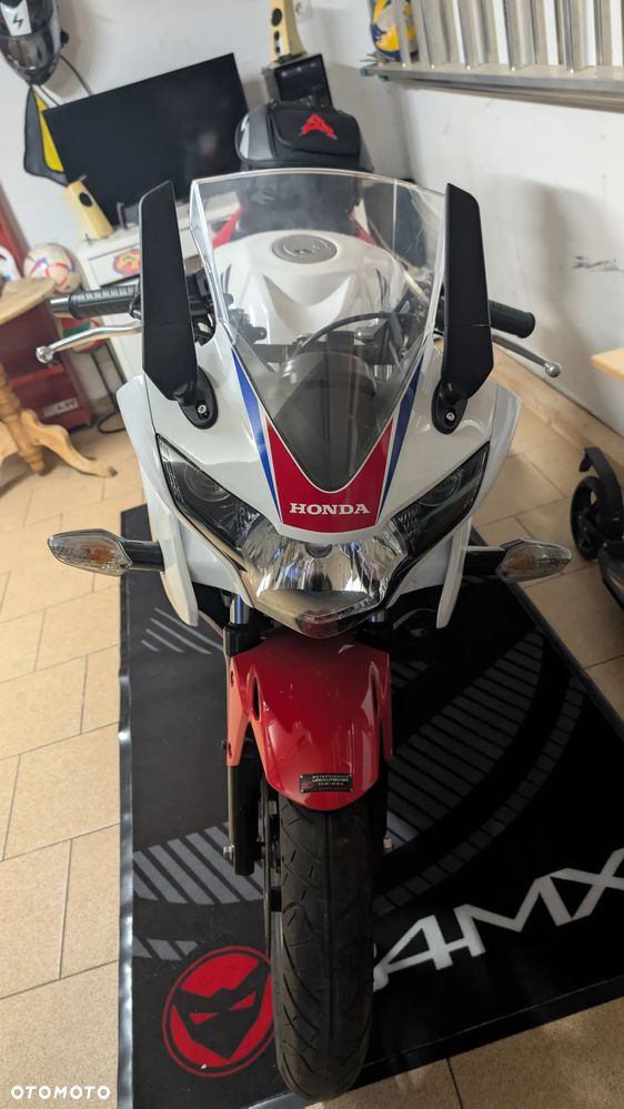 Honda CBR - 7