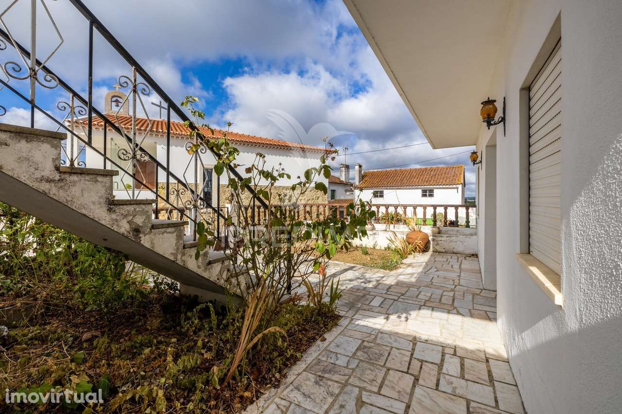 Moradia Bi-Familiar T5 à Venda | Aljubarrota – Alcobaça - Grande imagem: 2/35