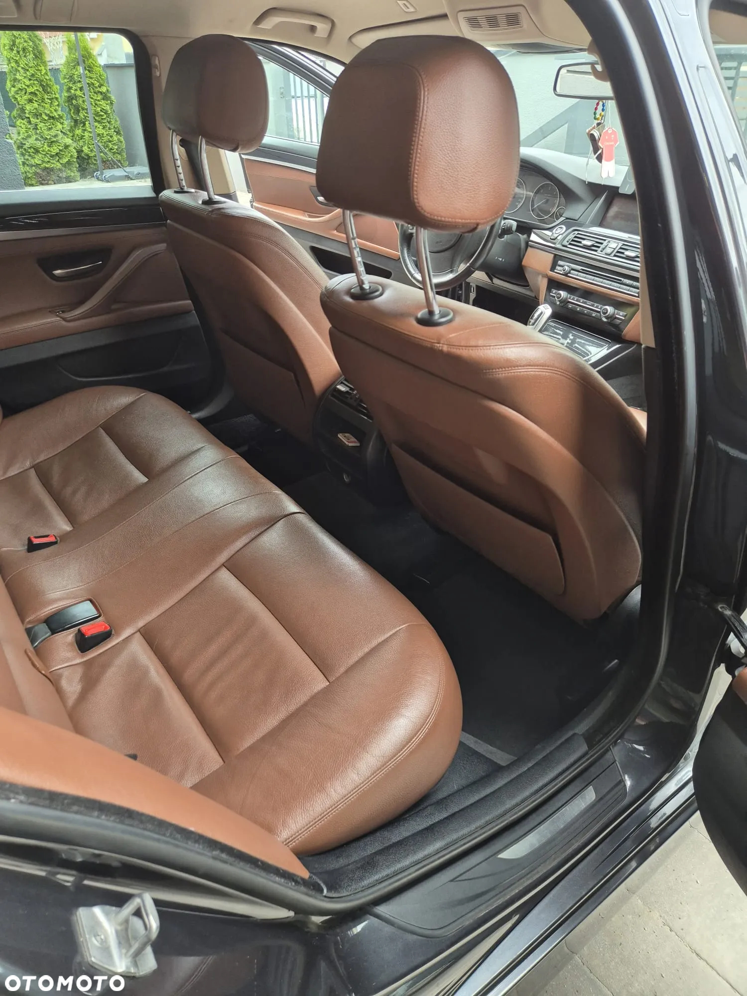 BMW Seria 5 525d xDrive Touring Luxury Line - 11