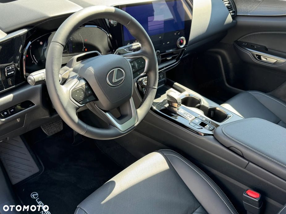 Lexus NX - 9