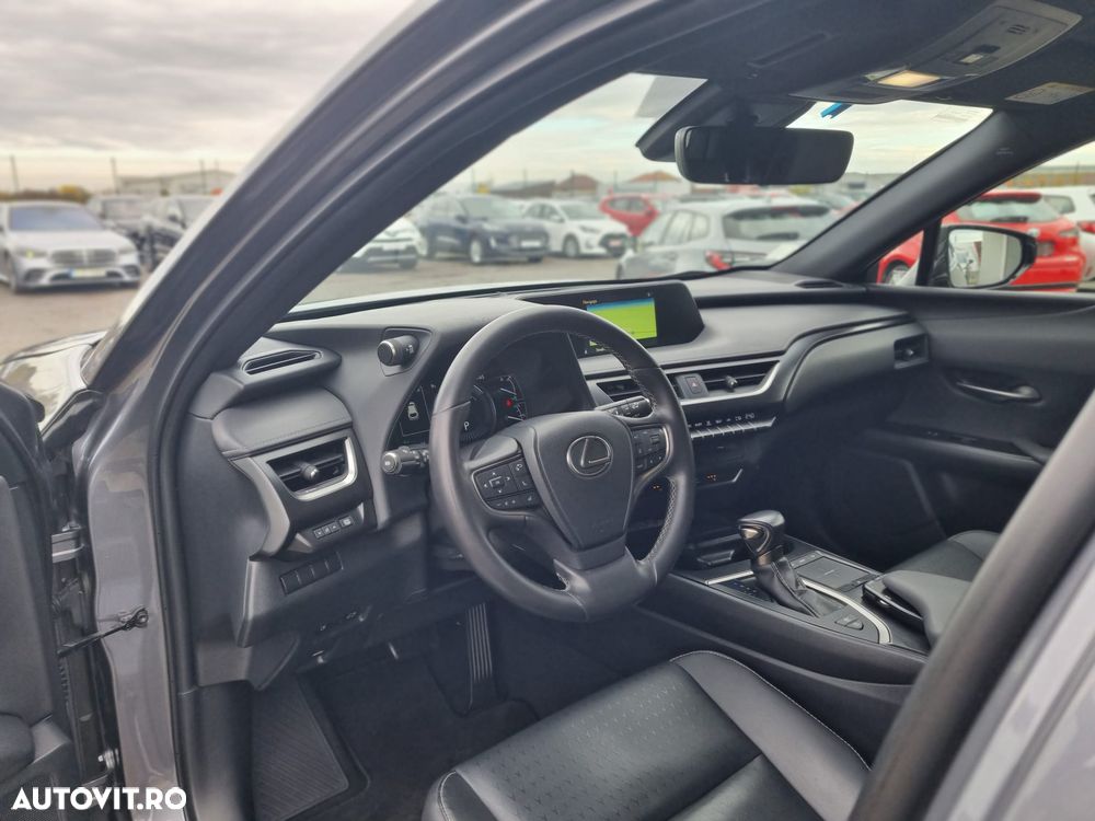 Lexus UX 250h Luxury Line - 11