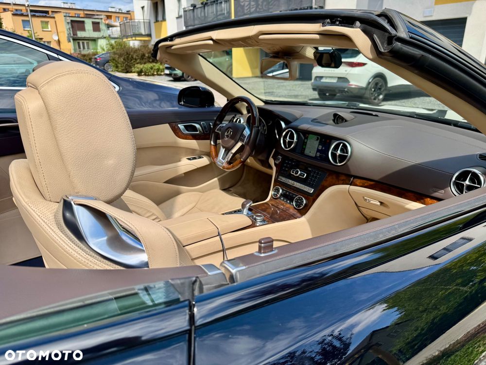 Mercedes-Benz SL 500 BlueEff - 23