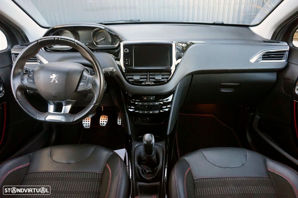 Peugeot 2008 1.2 PureTech GT Line - 6