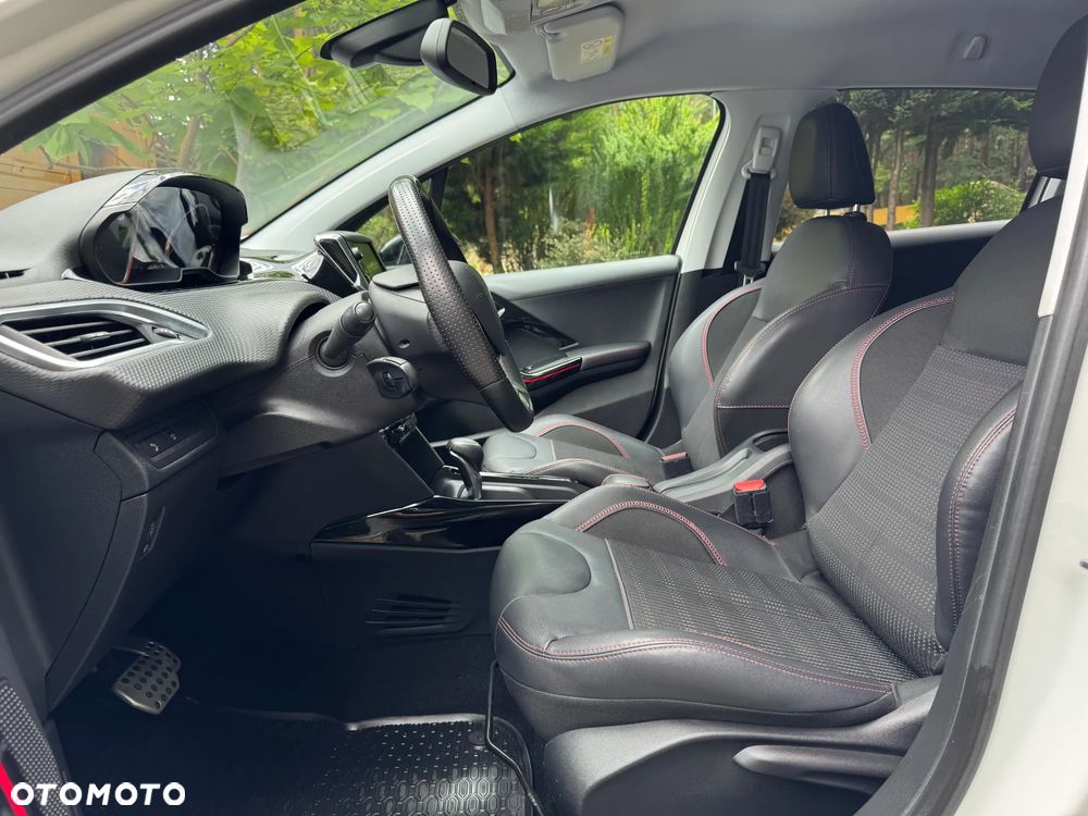 Peugeot 2008 PureTech 110 Stop&Start EAT6 GT-Line Edition - 14