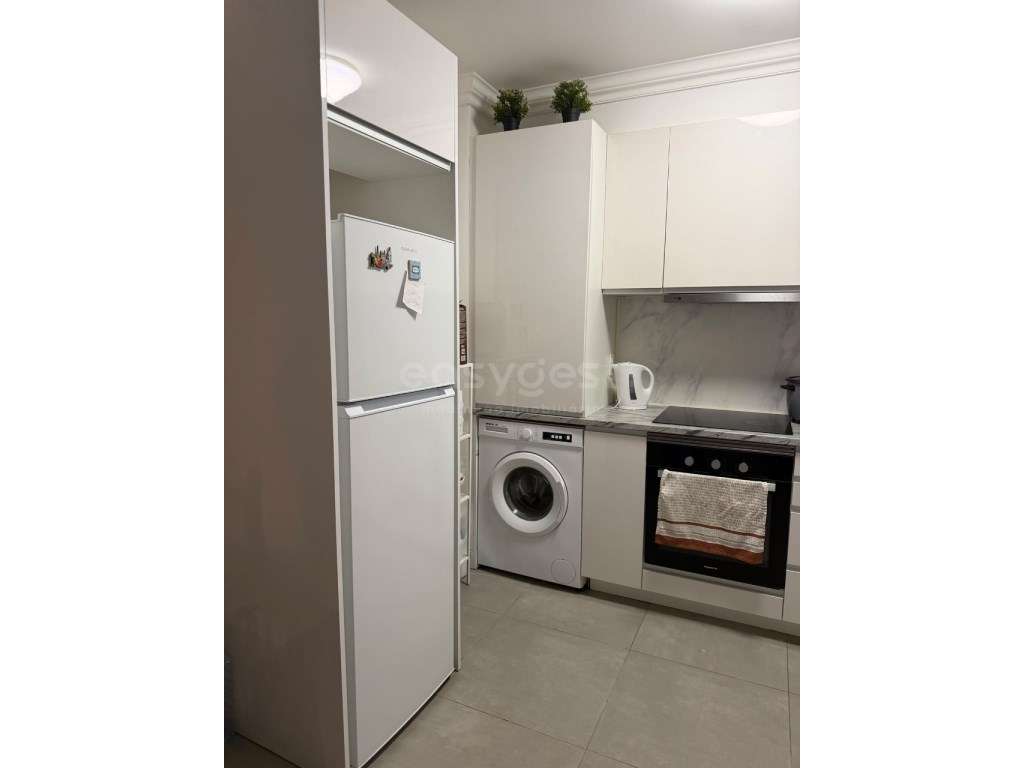 Apartamento T1, localizado num condomínio com piscina, parque infan... - Grande imagem: 5/7