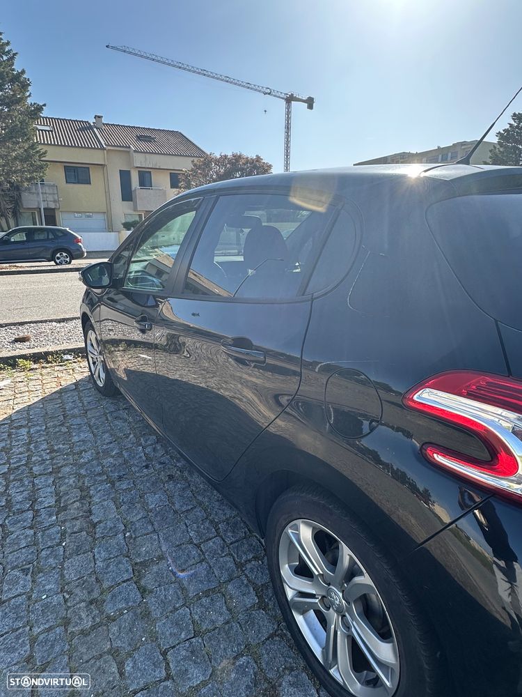 Peugeot 208 1.4 HDi SE Style - 6