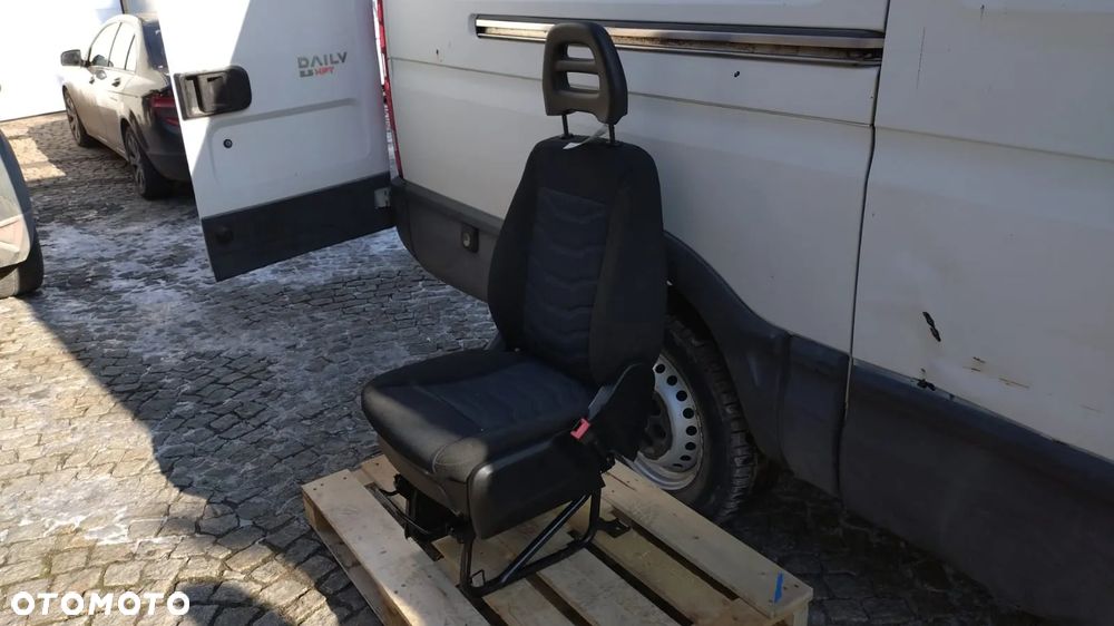 FOTEL PASAŻERA POJEDYNCZY REGULOWANY IVECO DAILY 14- NO 225/099 - 2