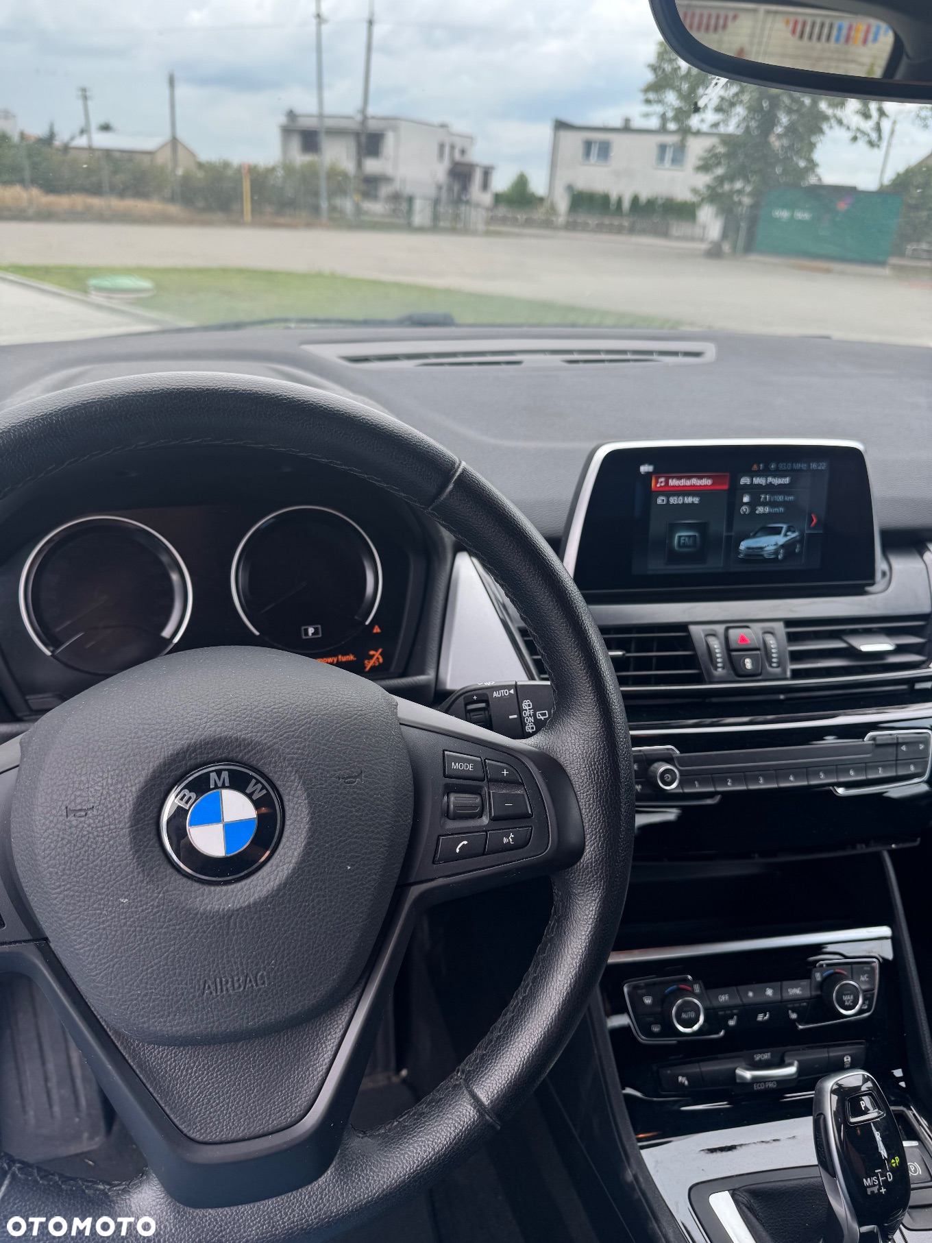 BMW Seria 2 218d - 11