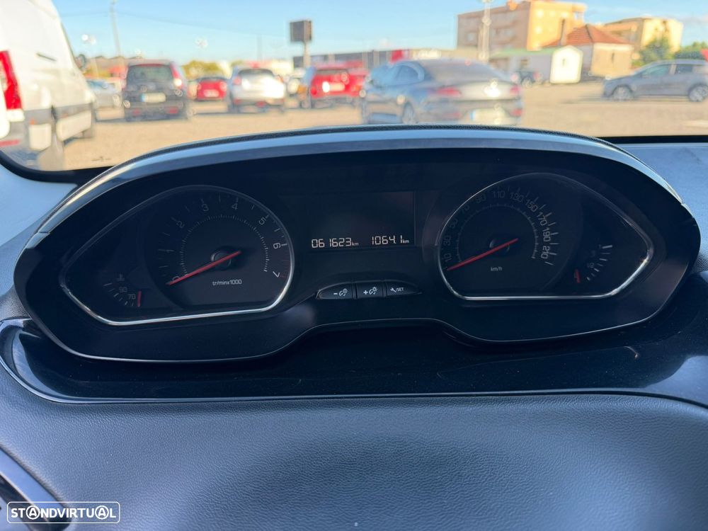 Peugeot 208 1.2 PureTech Active - 25