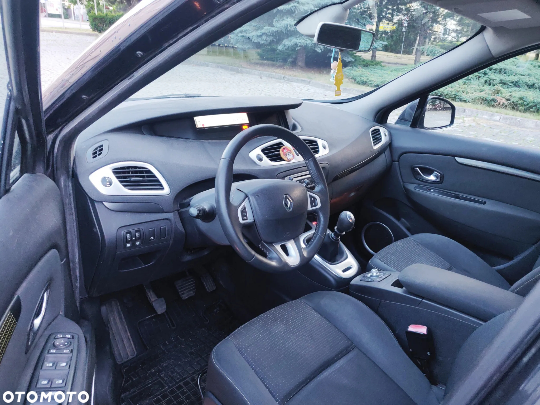 Renault Grand Scenic 1.9 dCi FAP Privilege - 7