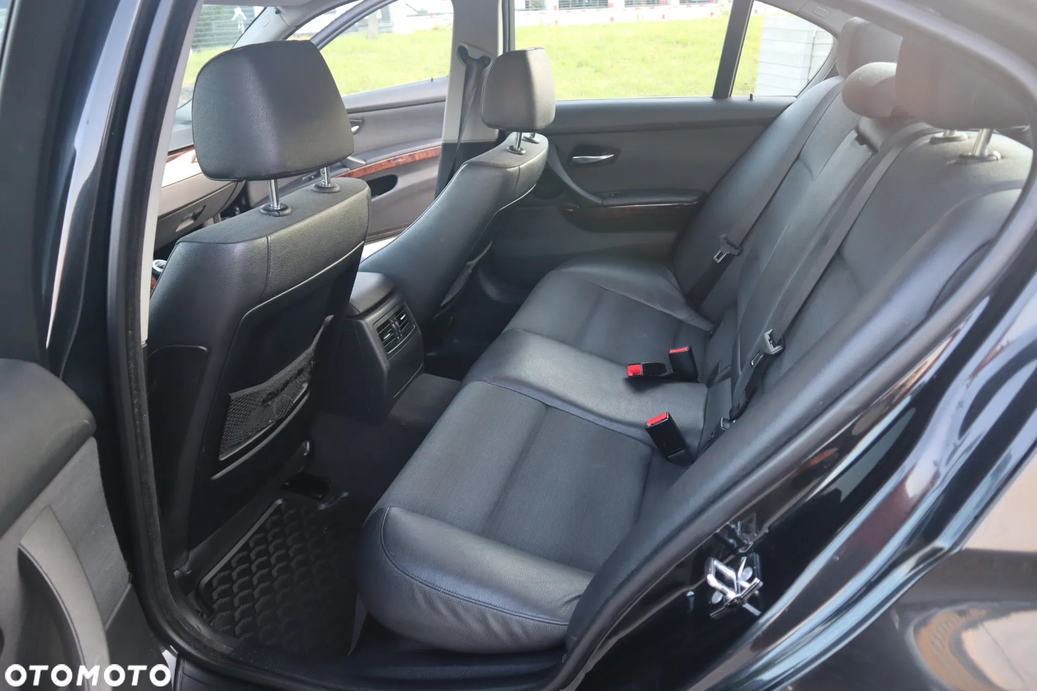 BMW Seria 3 325i - 12