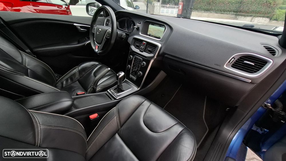 Volvo V40 2.0 D2 R-Design - 30