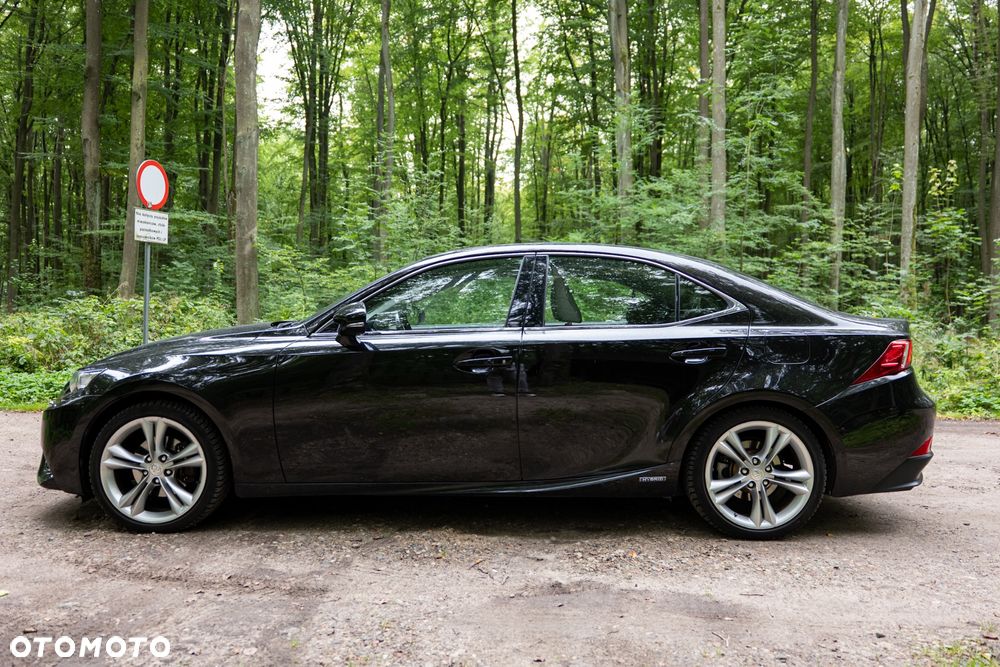 Lexus IS 300h Business - 3