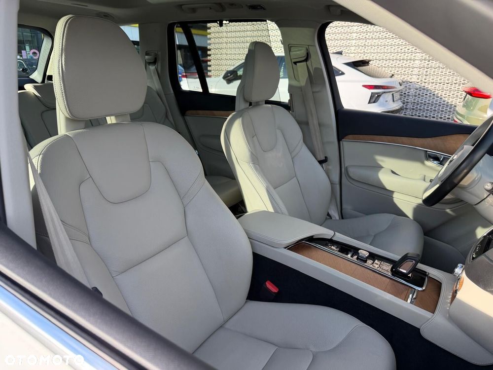 Volvo XC 90 B5 D AWD Plus Bright - 29