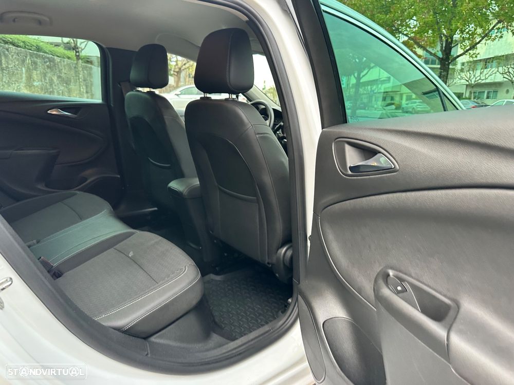 Opel Astra 1.6 CDTI Dynamic Sport S/S - 38