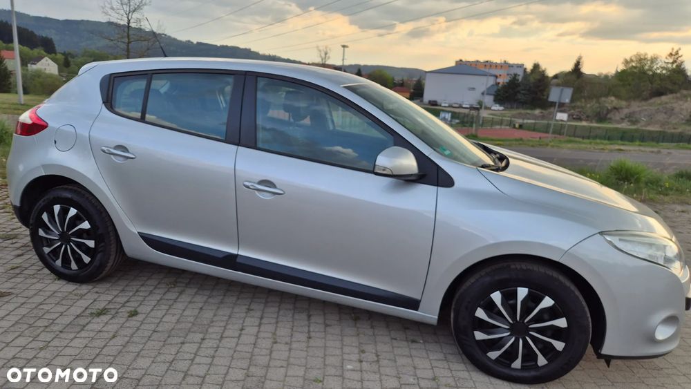 Renault Megane 1.6 16V 100 Authentique - 12