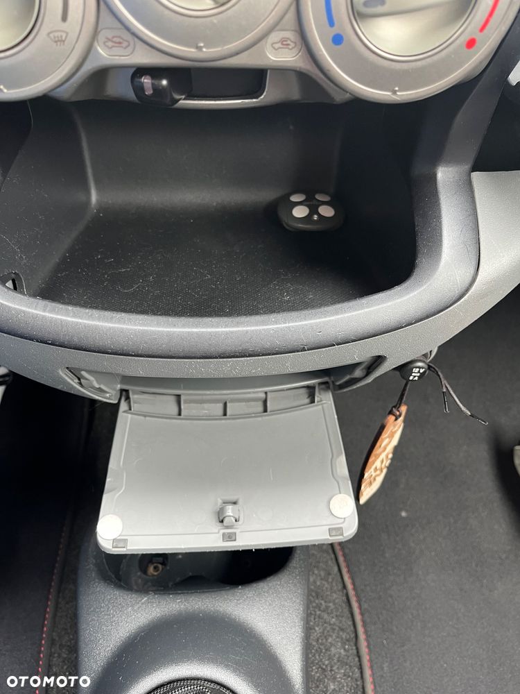 Daihatsu Sirion 1.5 S - 30