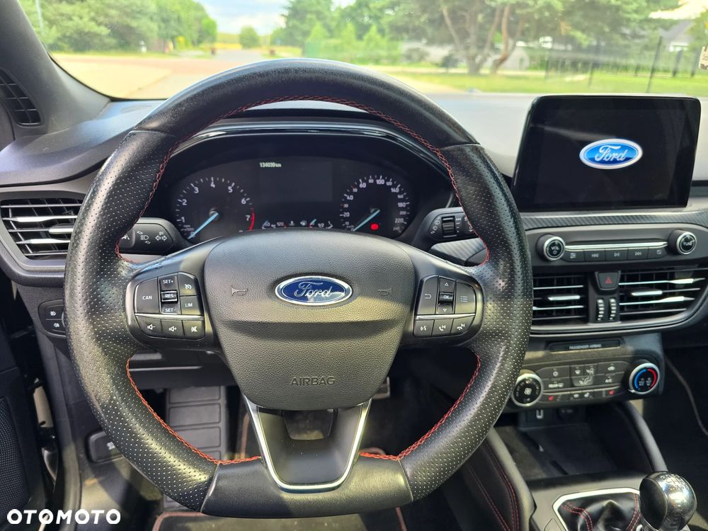 Ford Focus 1.5 EcoBoost ST-Line - 11