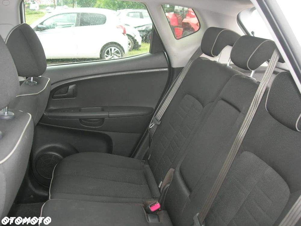Kia Venga - 19