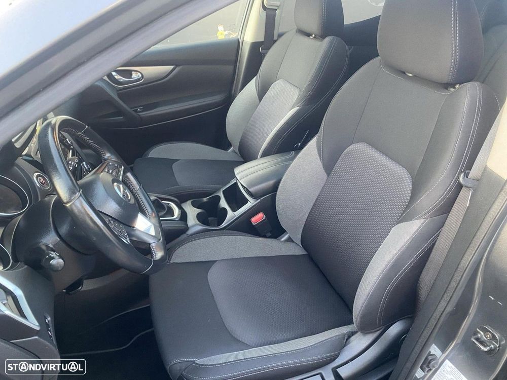 Nissan Qashqai 1.5 dCi N-Connecta DCT - 23