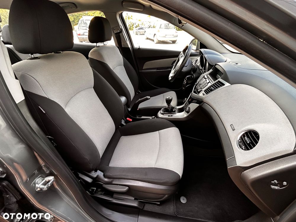 Chevrolet Cruze 1.8 LT - 27
