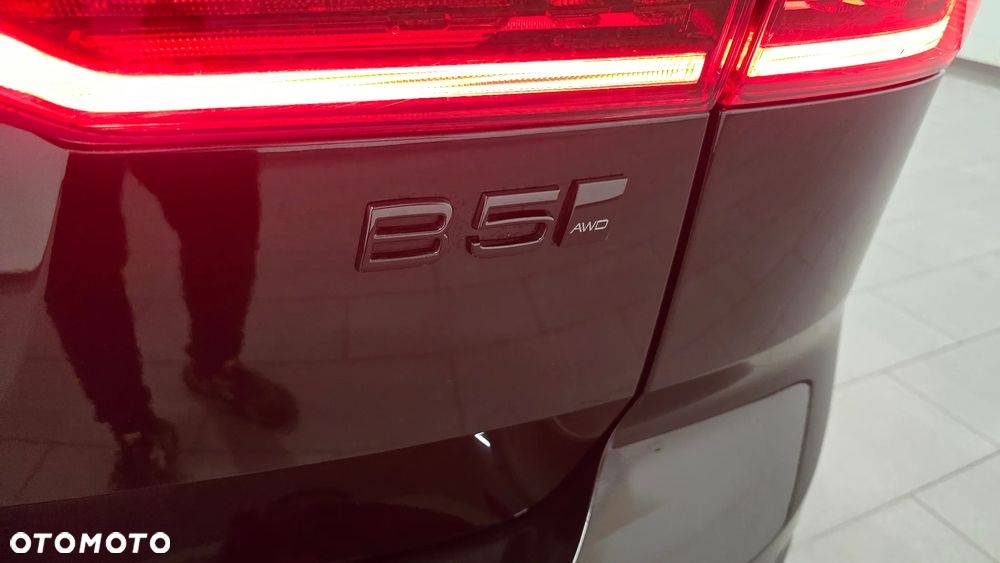 Volvo XC 60 B5 B AWD Ultimate Black Edition - 10