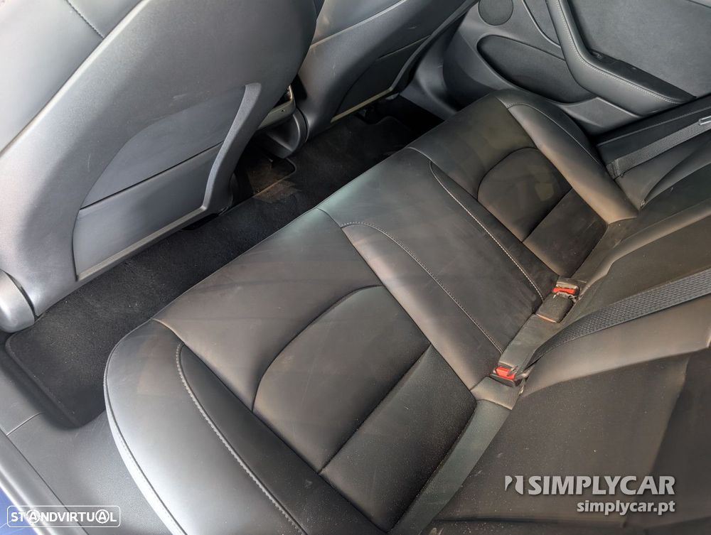 Tesla Model 3 - 7