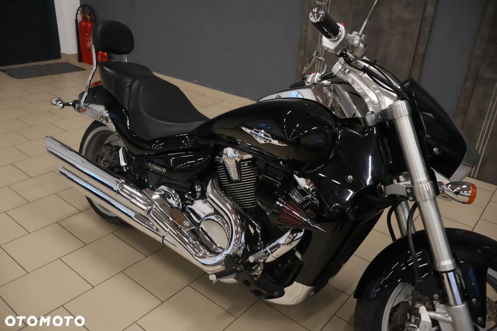Suzuki Intruder - 4
