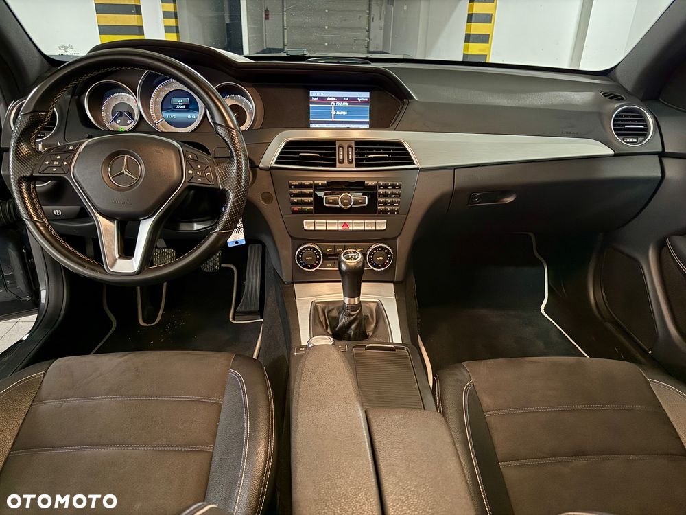 Mercedes-Benz Klasa C 180 Edition - 18