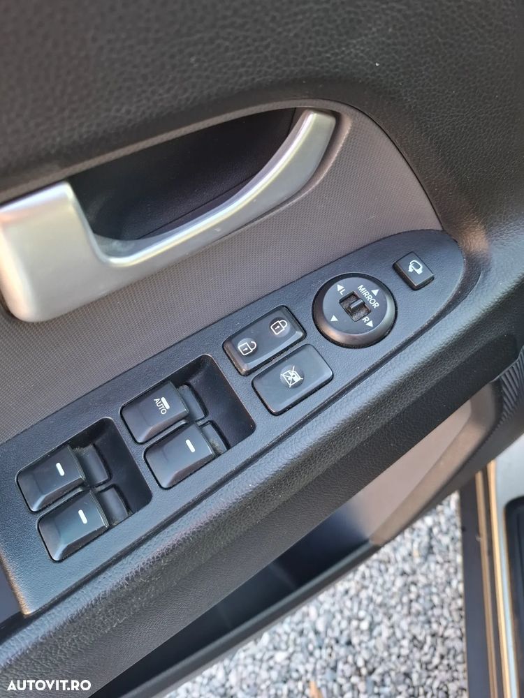 Kia Sportage ver-1-7-crdi-2wd-dream--team-edition - 19