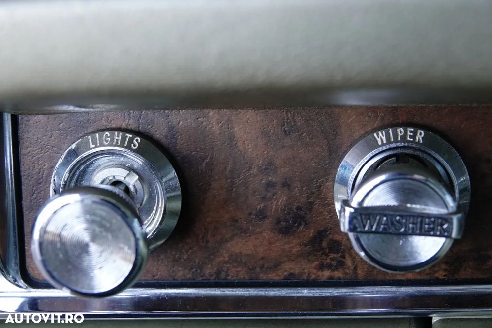 Pontiac Bonneville - 29