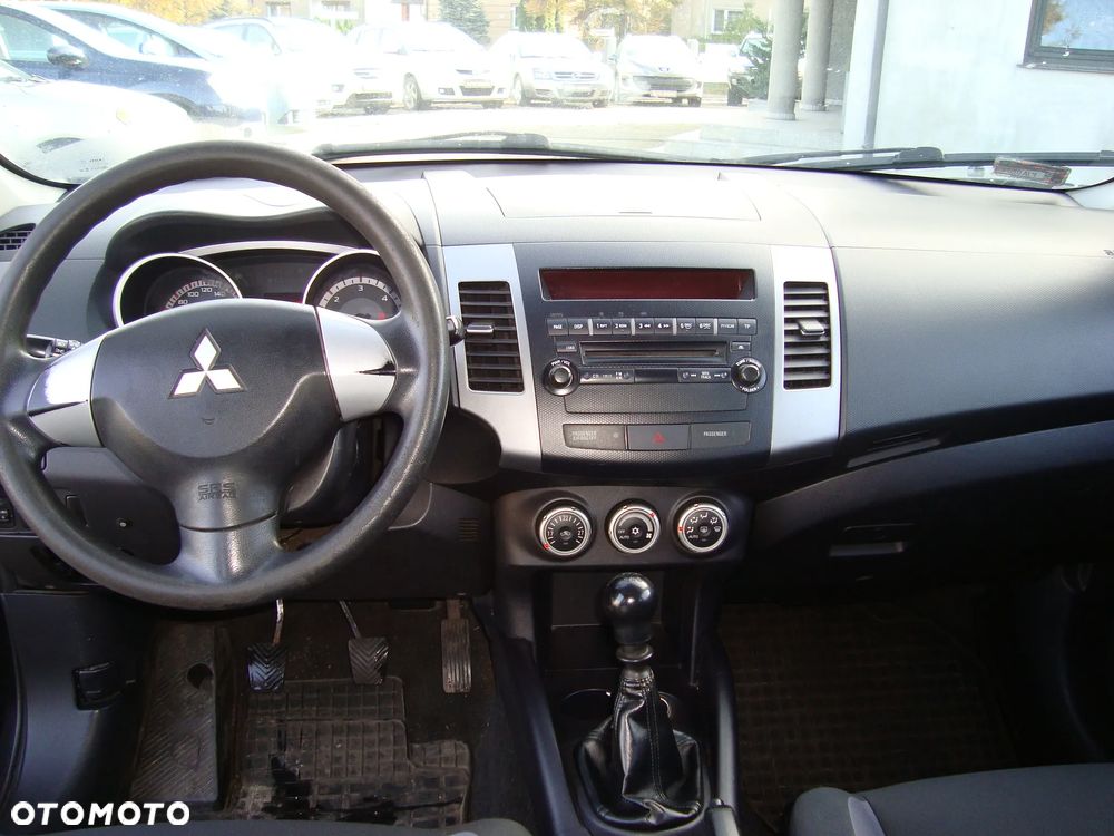 Mitsubishi Outlander ver-2-0-di--d-4wd-instyle - 10