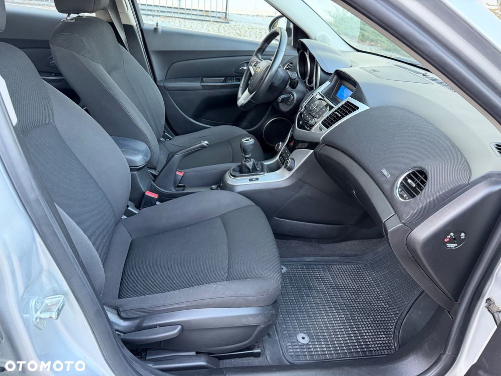 Chevrolet Cruze 1.6 LT - 10